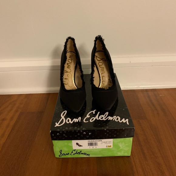 Sam Edelman ‘Halan’ Black Matte Satin Pumps 6 - Picture 7 of 7
